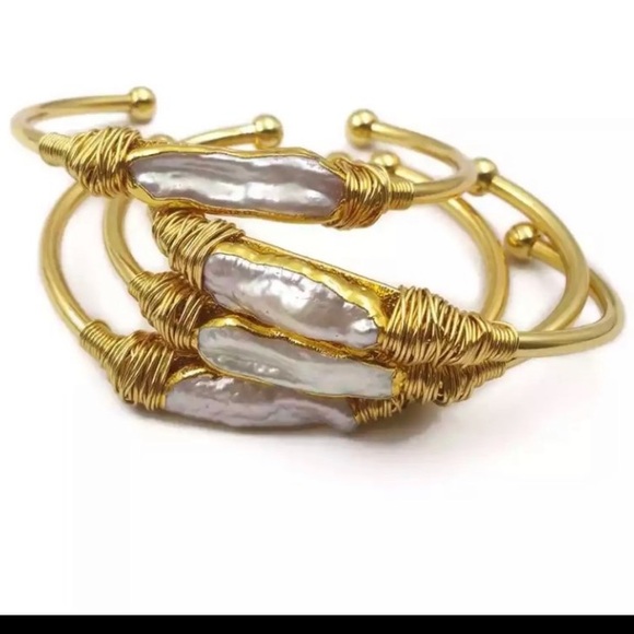 Biwa Pearl 24 K Gold Plated Bangle - Picture 9 of 10